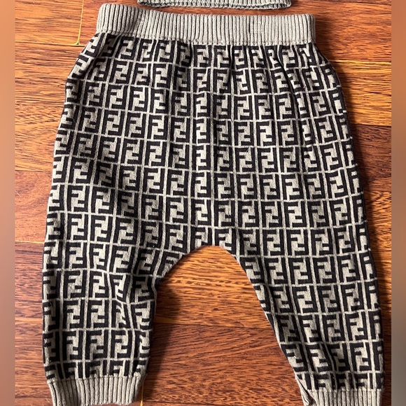 Baby Fendi cotton and cashmere pants. - Picture 2 of 4
